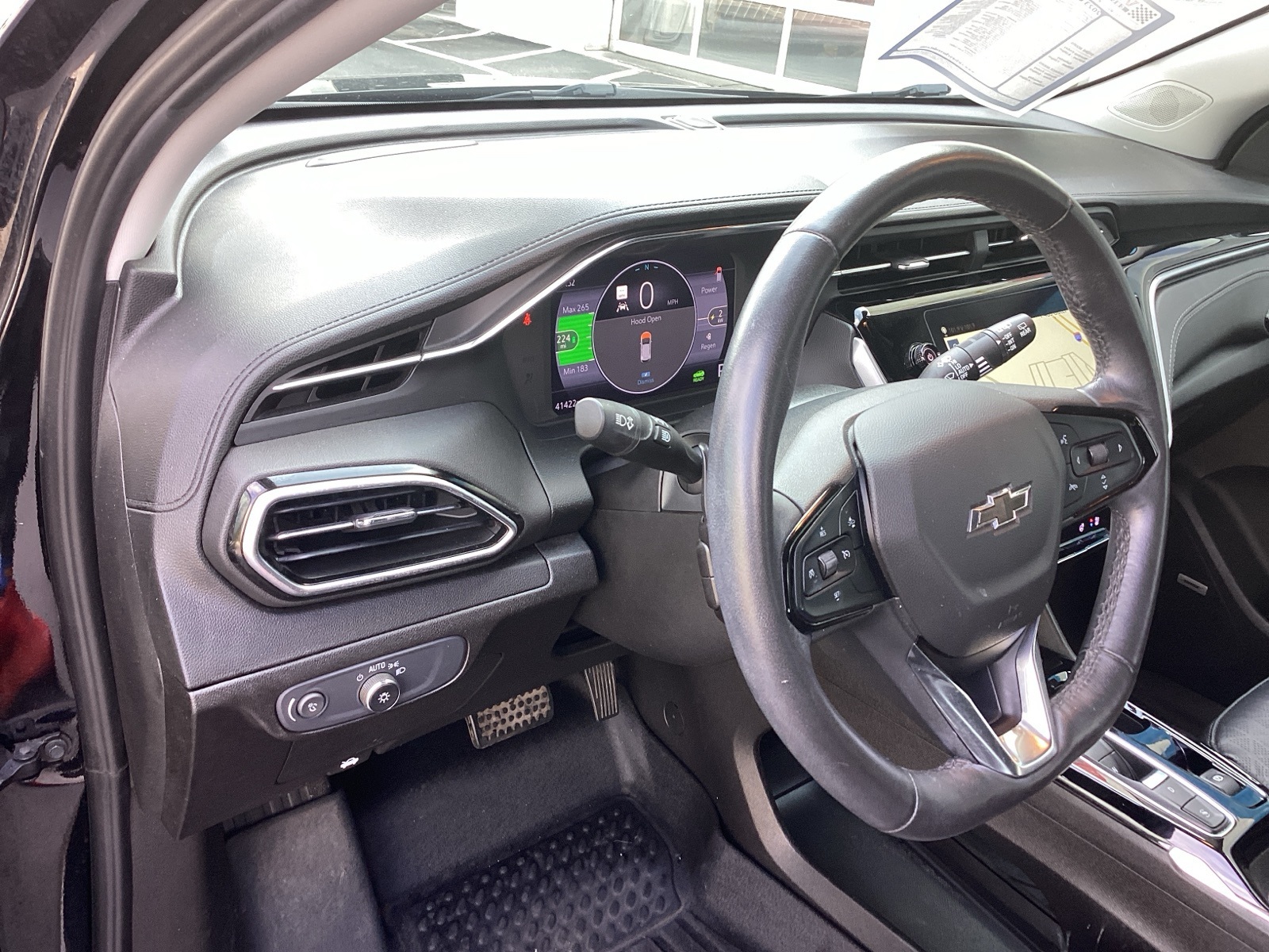 Vehicle image 17 of 28