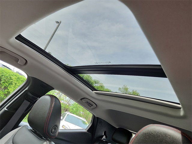 Vehicle image 14 of 30