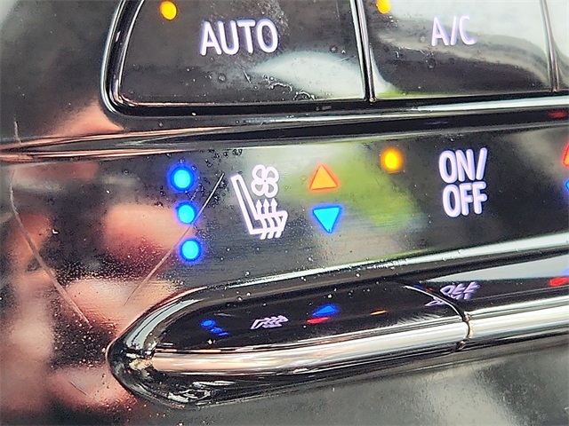 Vehicle image 23 of 30