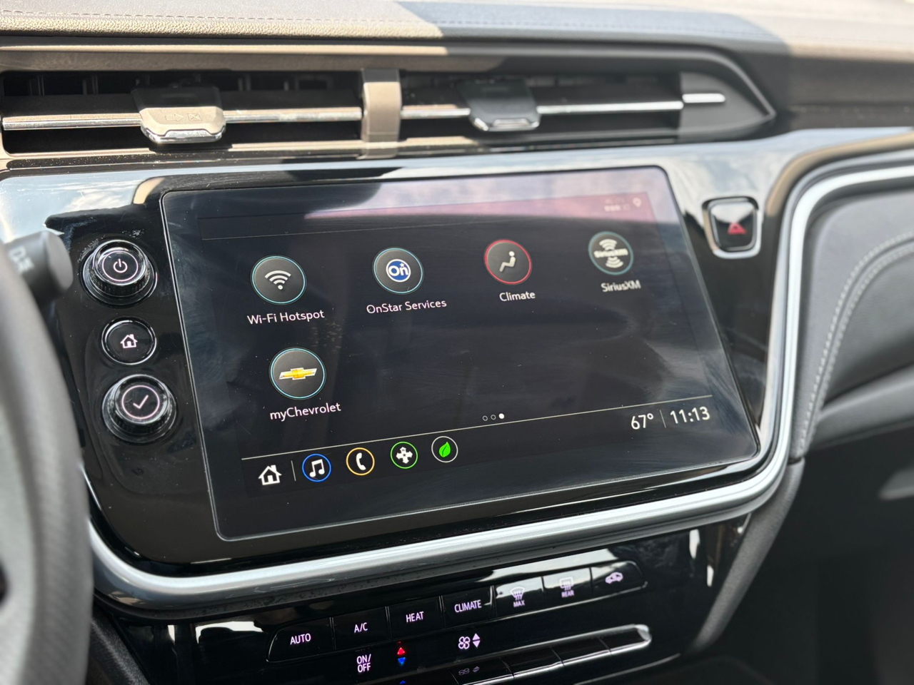 2023 Chevrolet Bolt EUV LT Image 24 of 35