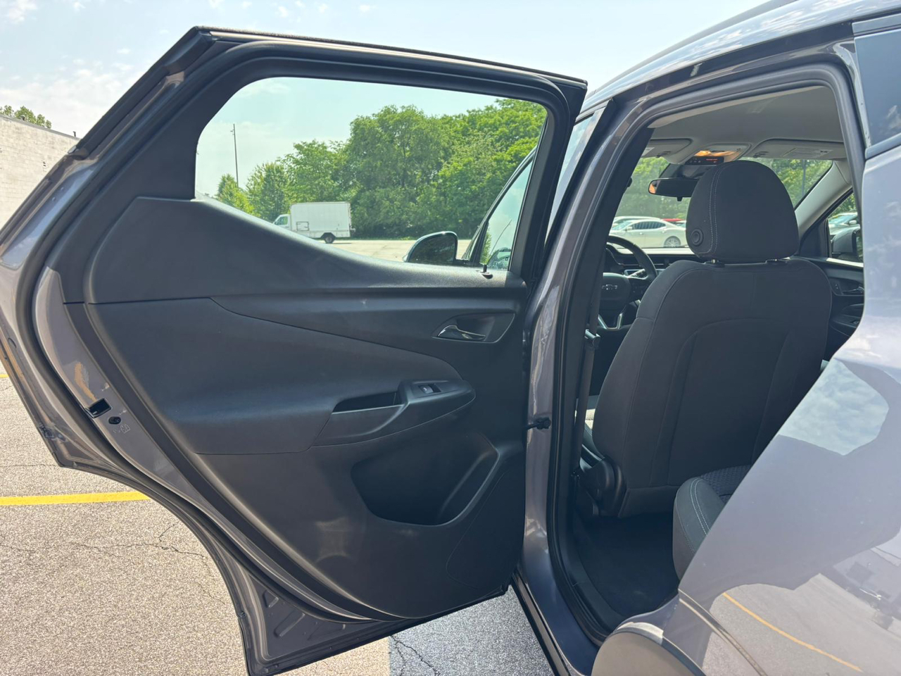 2023 Chevrolet Bolt EUV LT Image 11 of 35