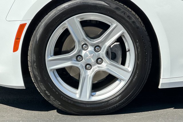 2023 Chevrolet Camaro 1LT Image 10 of 27