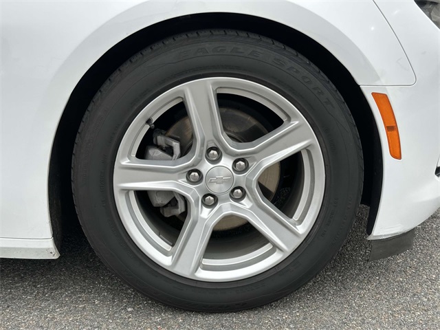 Vehicle image 7 of 25