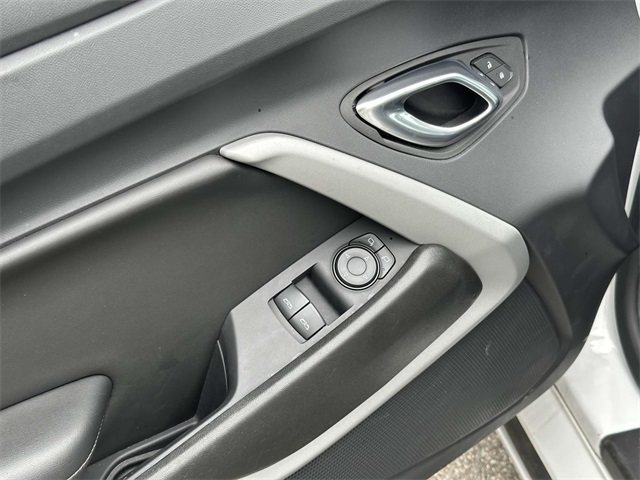 Vehicle image 15 of 25