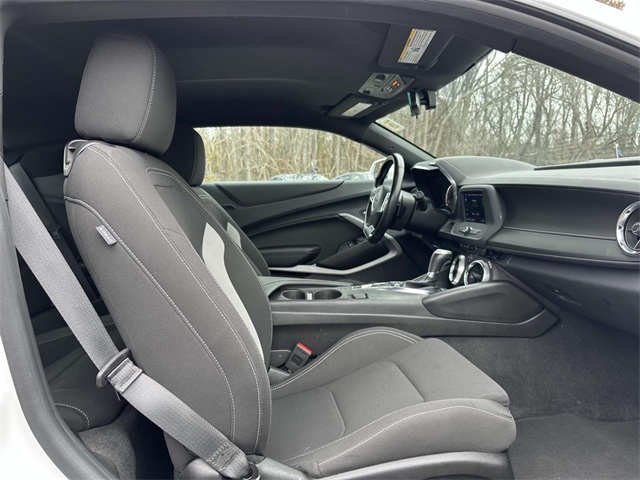 Vehicle image 10 of 25