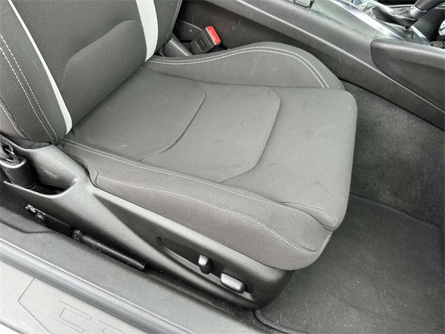 Vehicle image 9 of 25