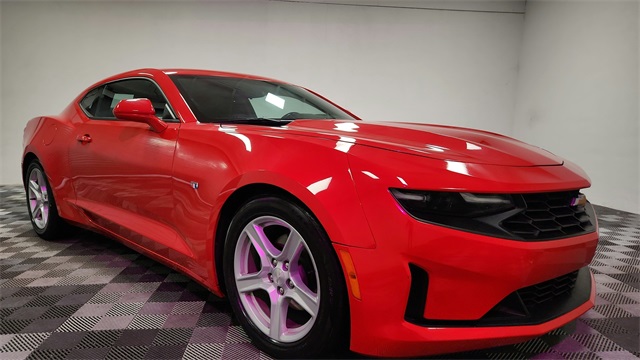 2023 Chevrolet Camaro 1LT Image 2 of 24