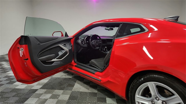2023 Chevrolet Camaro 1LT Image 19 of 24