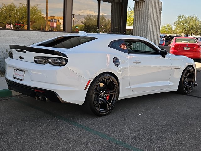 Vehicle image 3 of 26