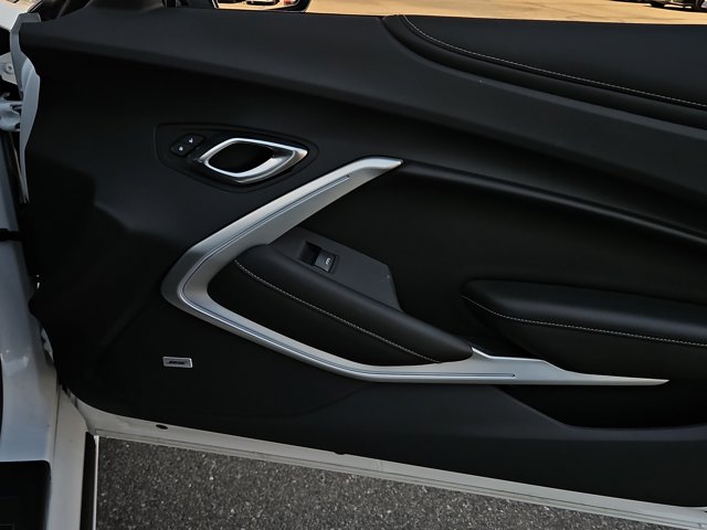 Vehicle image 21 of 26
