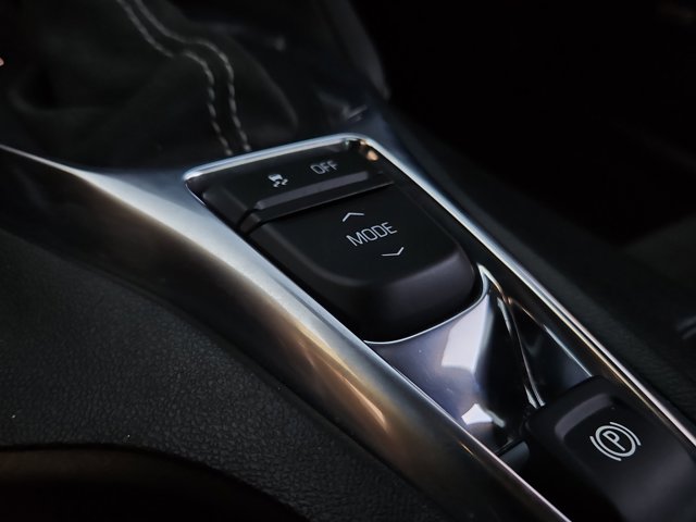 Vehicle image 23 of 26