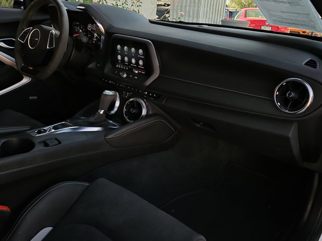 Vehicle image 8 of 26