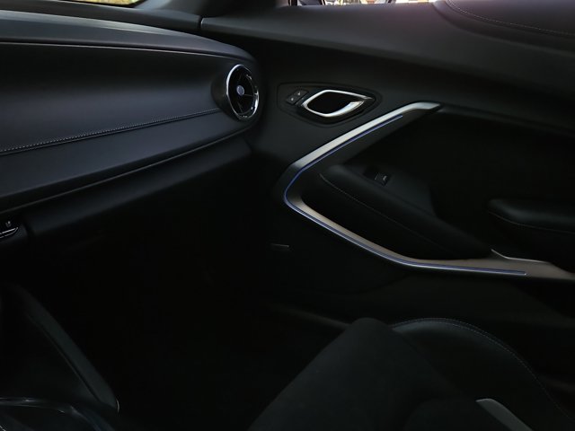 Vehicle image 18 of 26