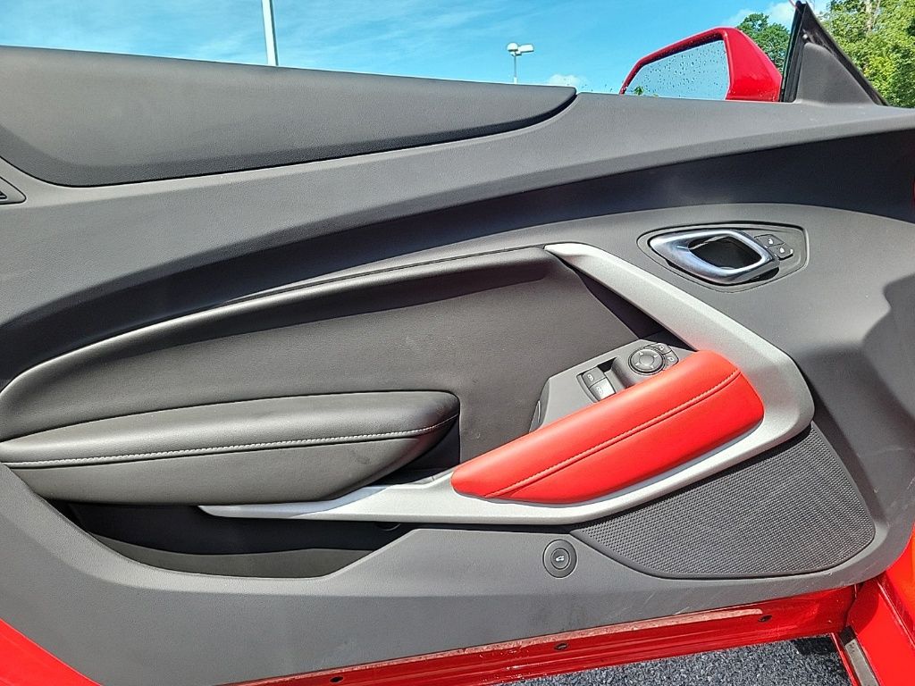 Vehicle image 19 of 26