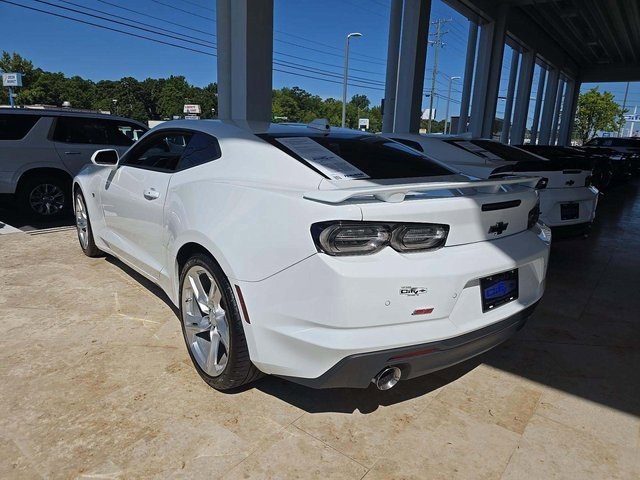 Vehicle image 4 of 6