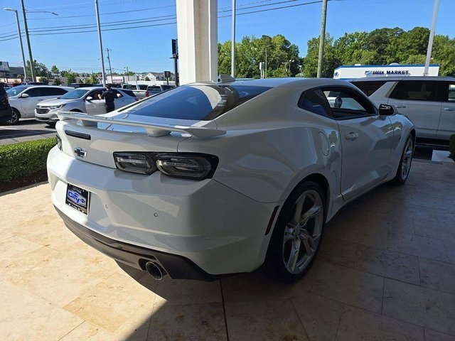 Vehicle image 3 of 6