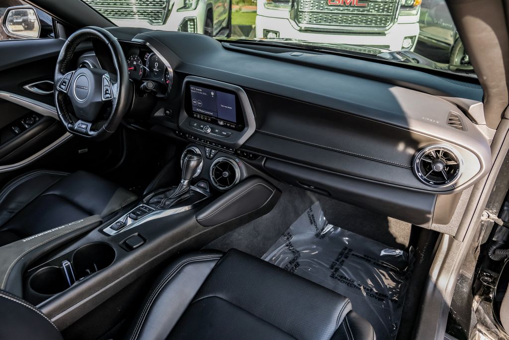 Vehicle image 11 of 63