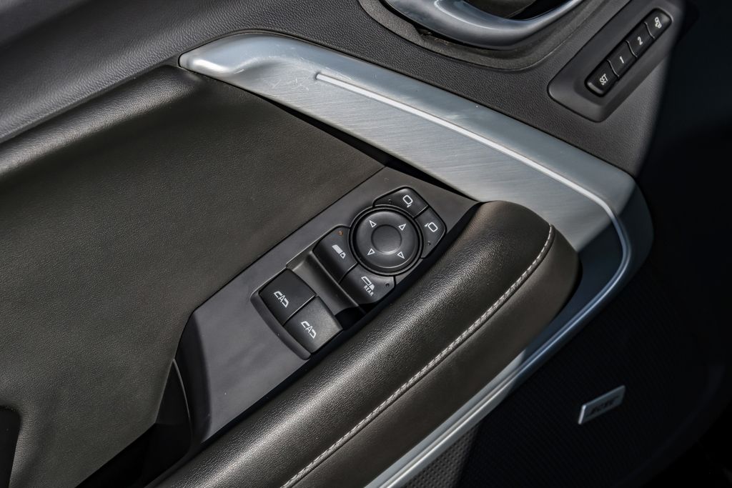 Vehicle image 38 of 63