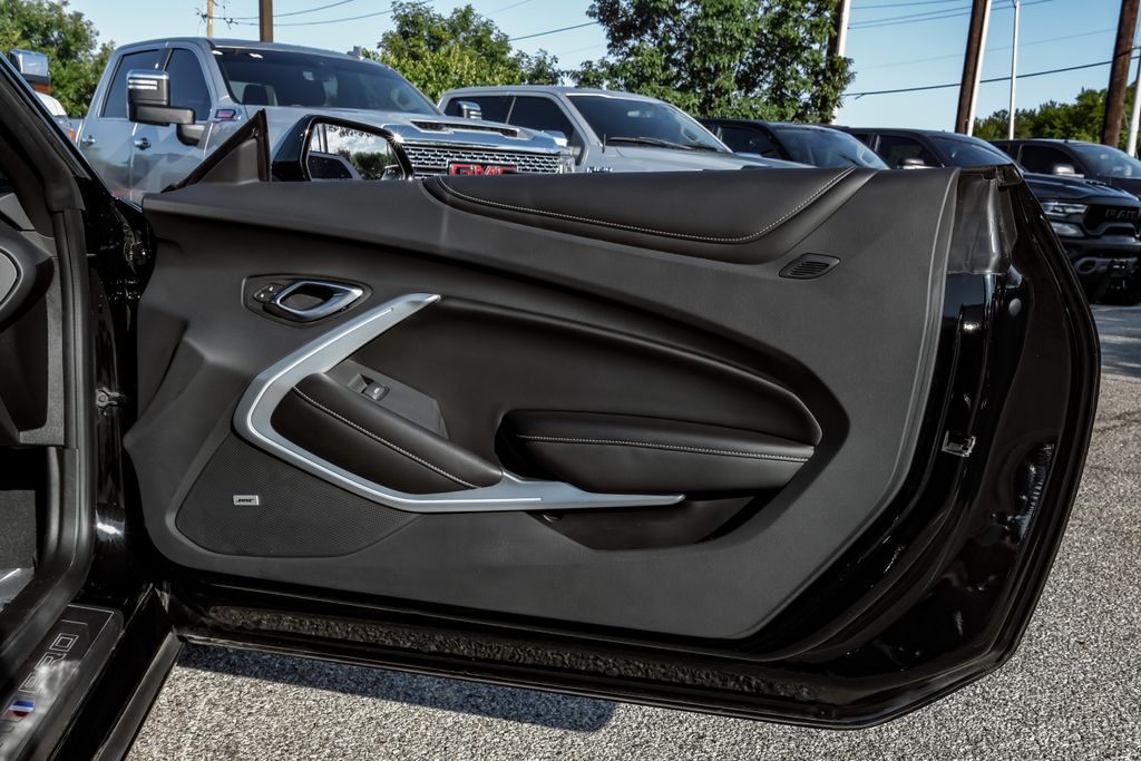 Vehicle image 40 of 63