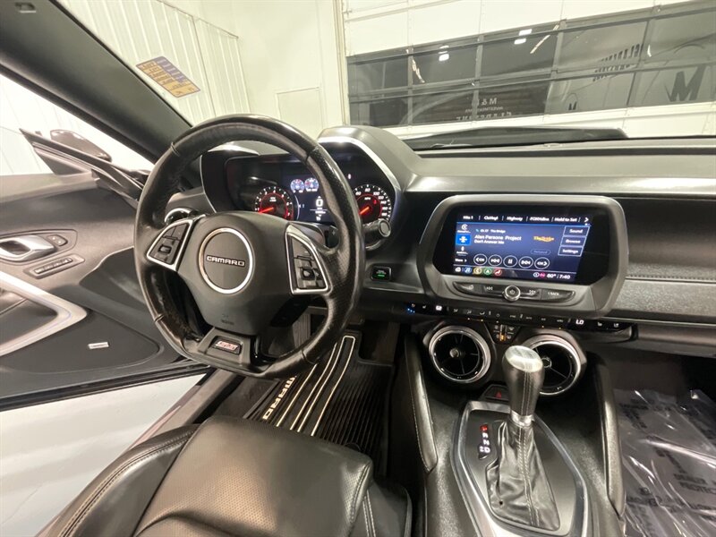 Vehicle image 31 of 64