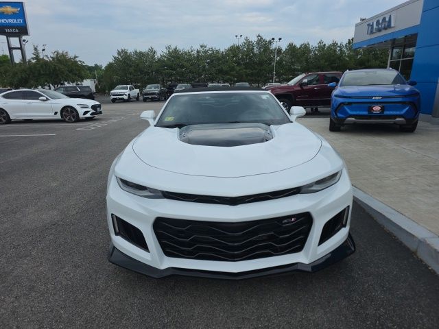 2023 Chevrolet Camaro ZL1 Image 2 of 37