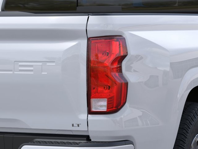 Vehicle image 11 of 24