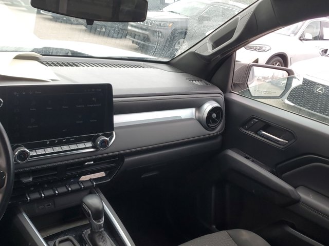 2023 Chevrolet Colorado LT Image 18 of 31