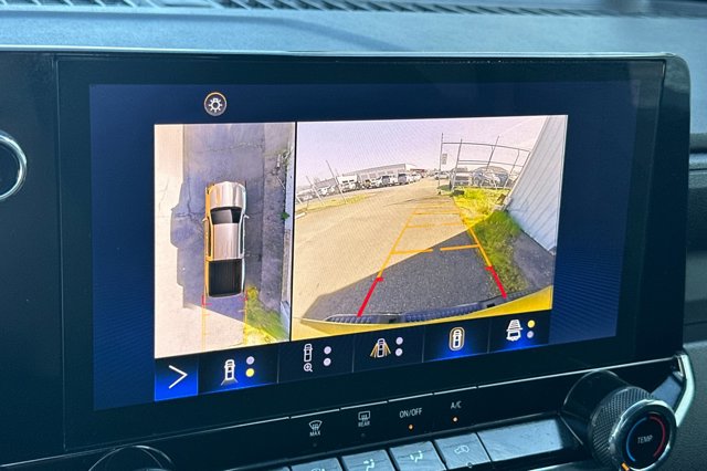 Vehicle image 16 of 25