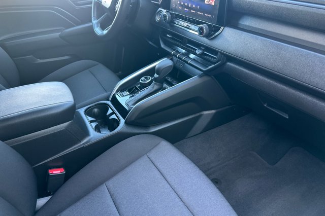 Vehicle image 12 of 25