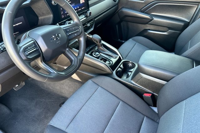 Vehicle image 7 of 25