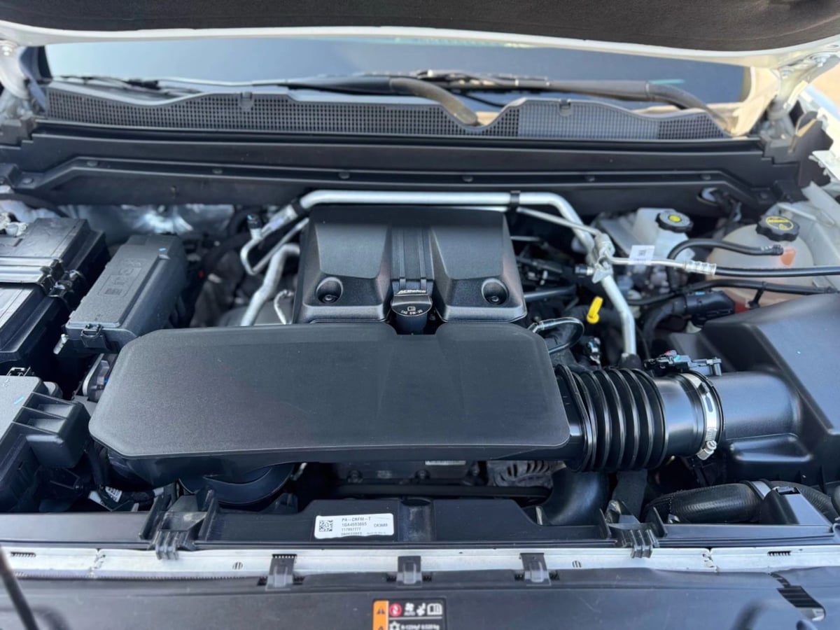 Vehicle image 8 of 32
