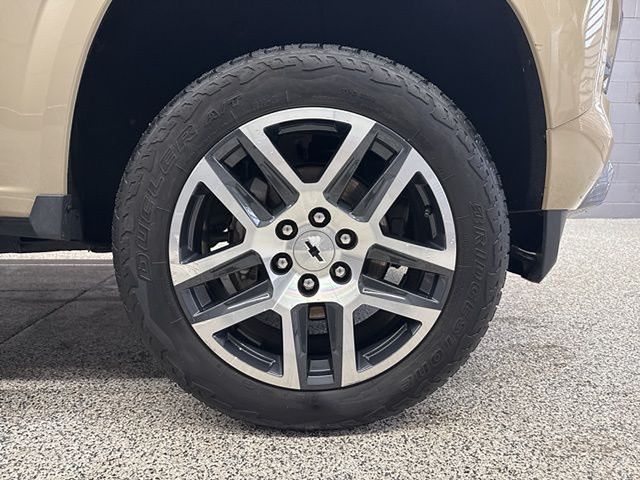 Vehicle image 22 of 52