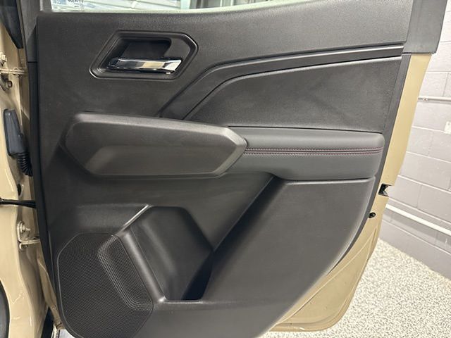 Vehicle image 31 of 52