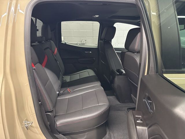 Vehicle image 32 of 52