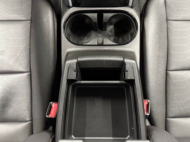 Vehicle image 44 of 52