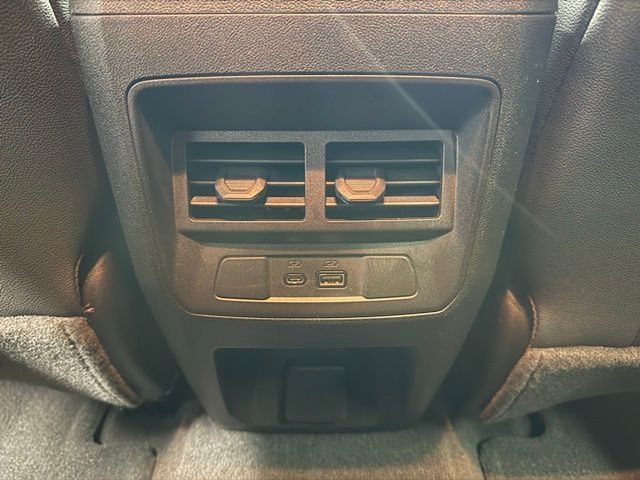 Vehicle image 46 of 52