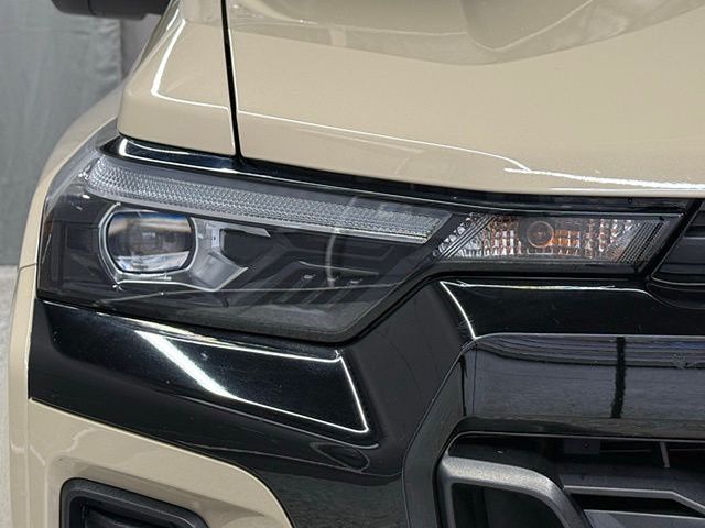 Vehicle image 11 of 52