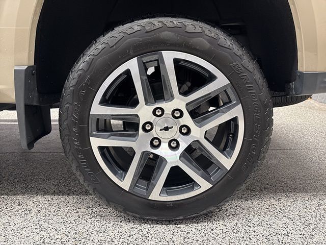 Vehicle image 20 of 52