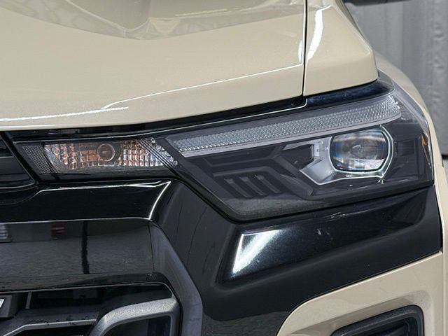 Vehicle image 12 of 52