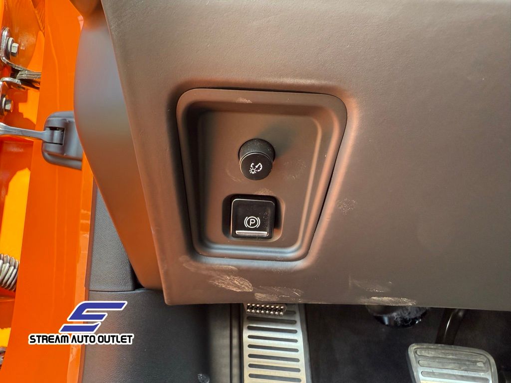 Vehicle image 28 of 45