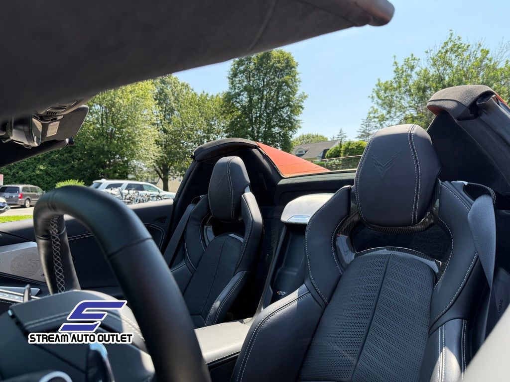 Vehicle image 25 of 45
