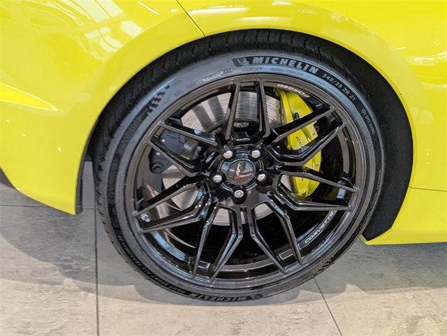 Vehicle image 14 of 26