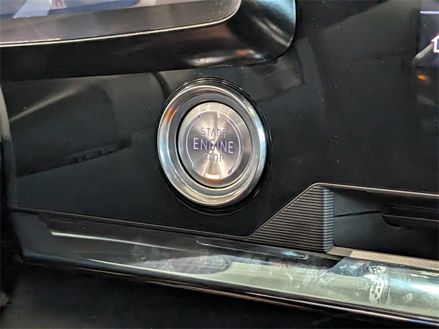 Vehicle image 22 of 26