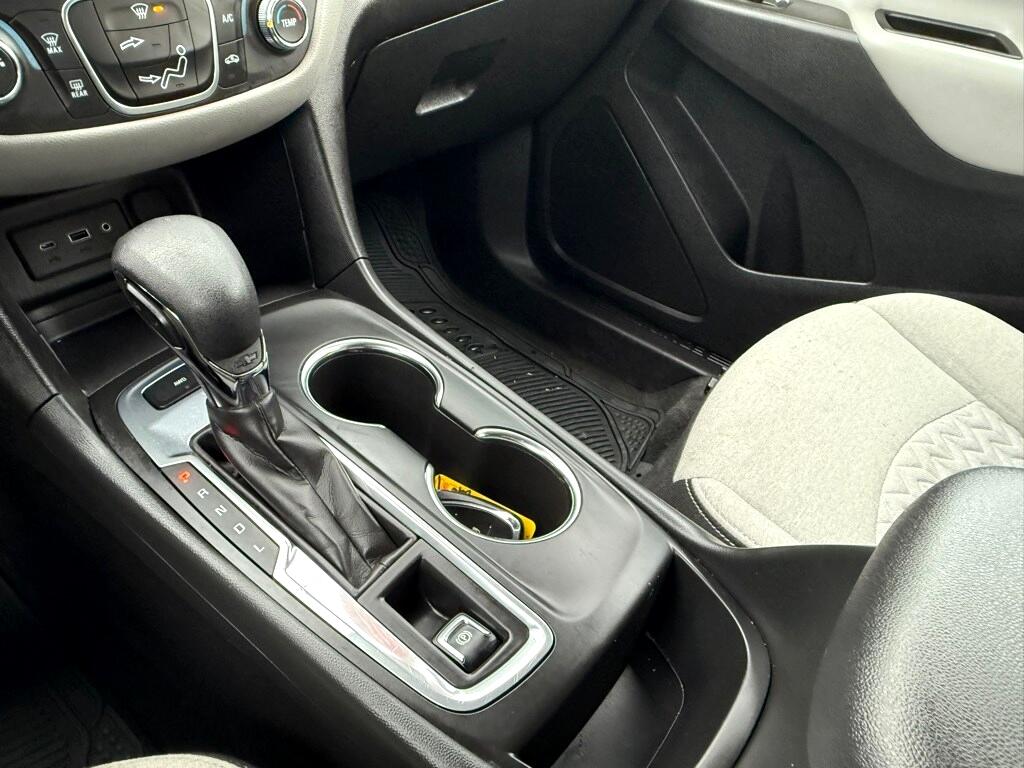 Vehicle image 23 of 29
