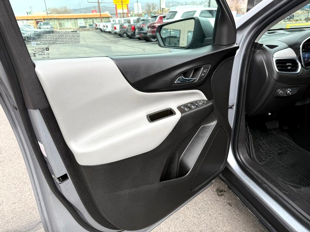 Vehicle image 10 of 29