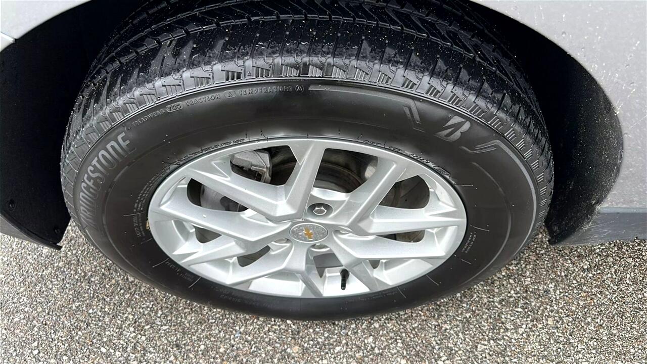 Vehicle image 43 of 48