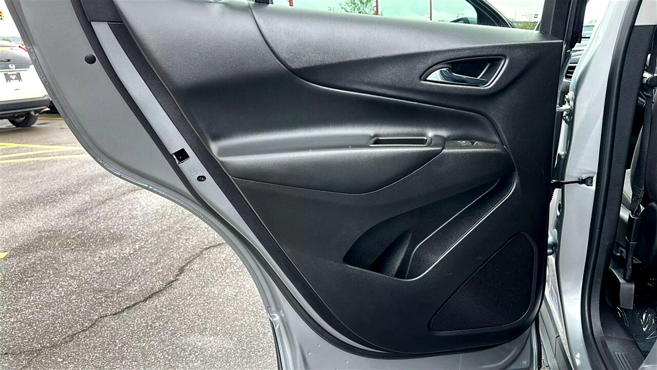Vehicle image 41 of 48