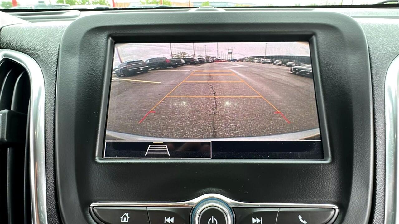 Vehicle image 32 of 48