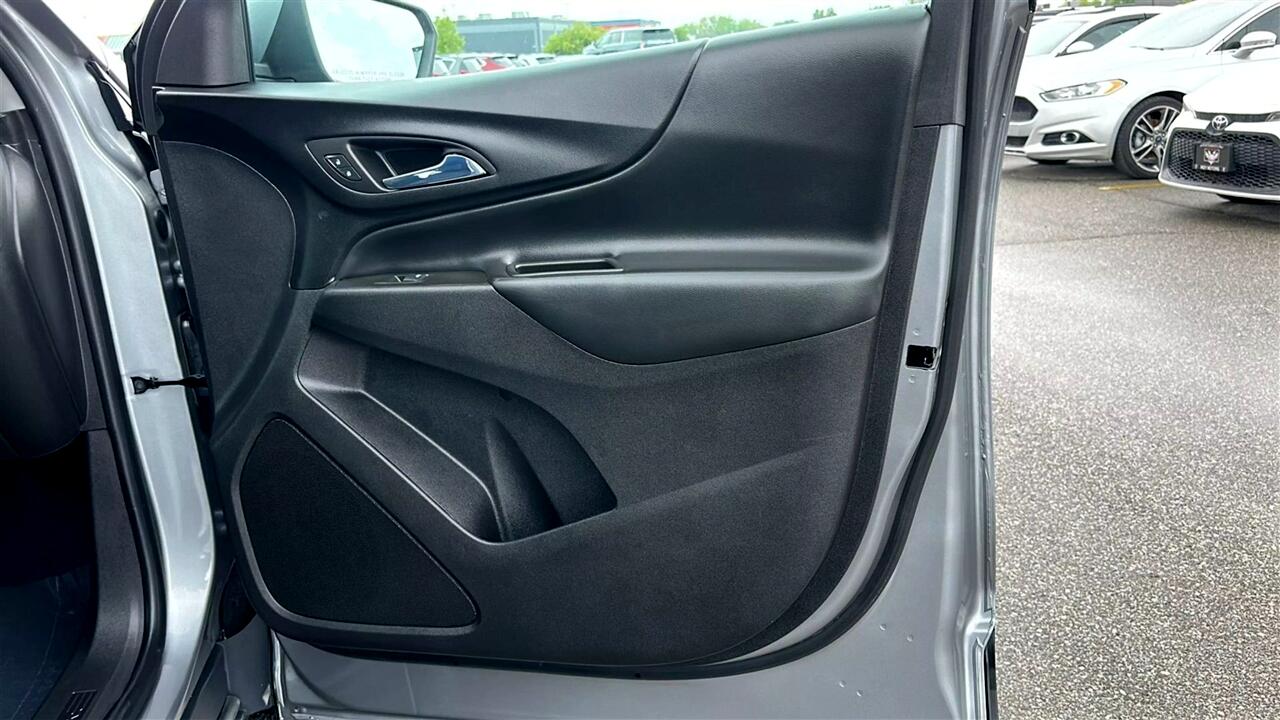 Vehicle image 40 of 48