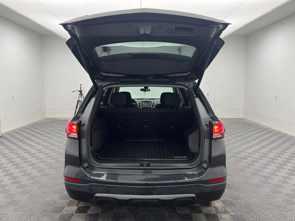 2023 Chevrolet Equinox LT Image 8 of 30